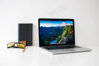 Macbook，网页设计，笔记本，台式机，灵感
