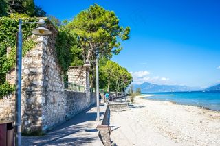 加尔达湖，锡尔苗内，海滩，旅行，旅游，欧洲