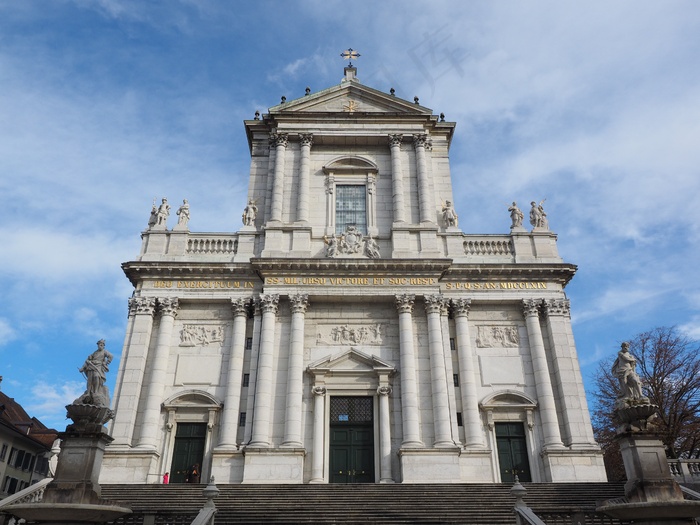 圣乌尔苏斯大教堂，大教堂，索洛图恩