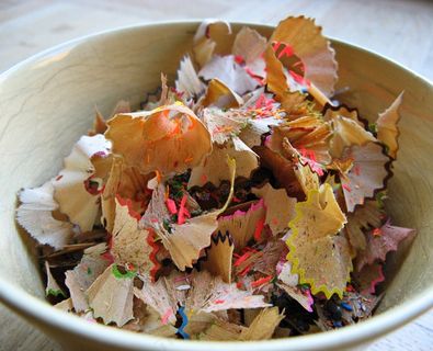 彩色铅笔，卷笔刀，废笔