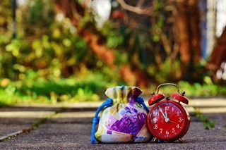 时间就是金钱，十一小时，闹钟，时钟