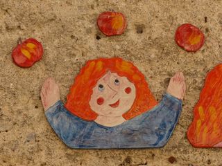 女孩，脸，玩杂耍，苹果，性格开朗，儿童图片