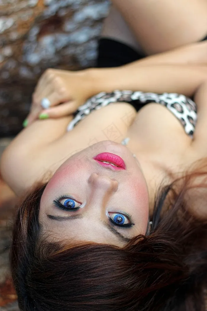 美女,人物特写,头发,女孩,红唇,蓝眼睛的诱人女人的画像