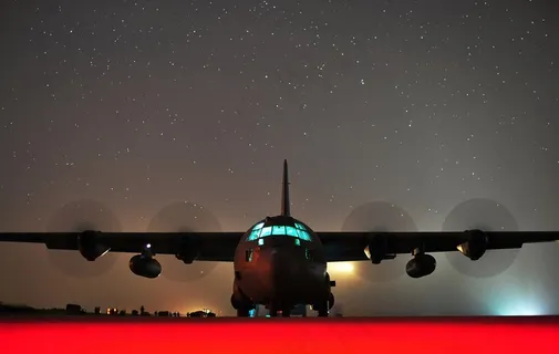 C-130J大力神，夜晚，晚上，星星，天空，灯光
