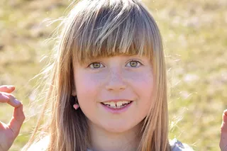 人类，儿童，女孩，脸，金发，长长的头发，出