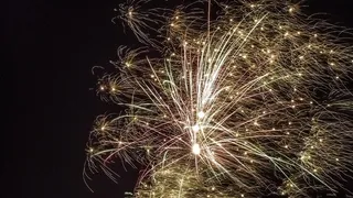 晚上，西尔维斯特，在晚上，在晚上的城市，烟花