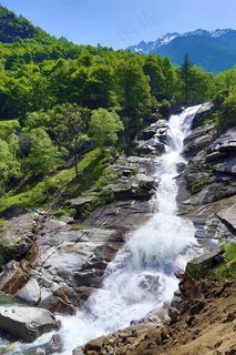 瀑布,江河,峡谷,山峦,树,在山风景瀑布