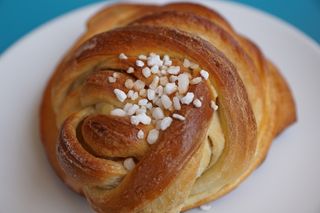 面包，吃，小吃，食品，食用，大块，鱼，饥饿