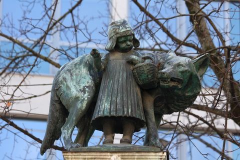 童话故事，Rotkäppchen，慕尼黑，纪念碑，雕像