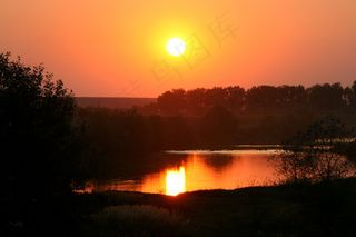 日落，太阳，云，天空，水，反射