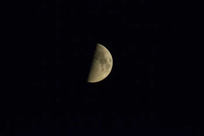 月亮，新月月亮，新月，夜晚，黑暗，黑色