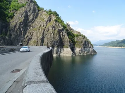 大坝，水，湖泊，汽车，道路，山脉