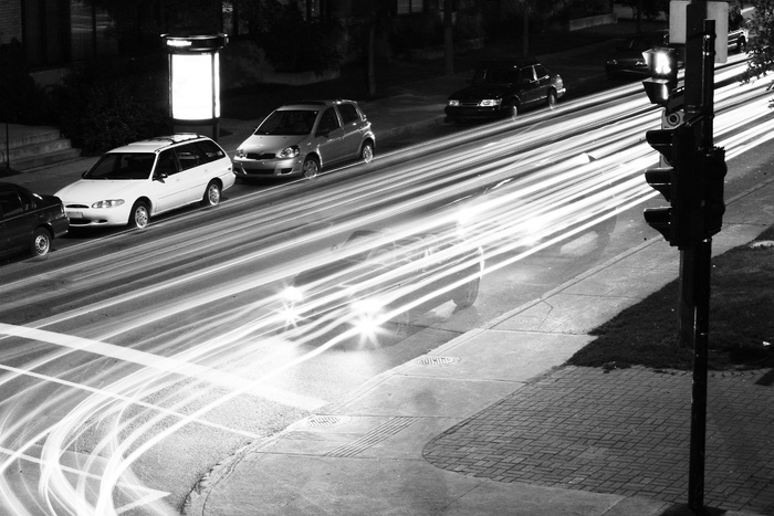 城市街道,柏油路,公路,轿车,高速路,黑白车交通车辆