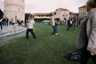 建筑,足球运动,草原,体育场馆,滑草,比萨的游客