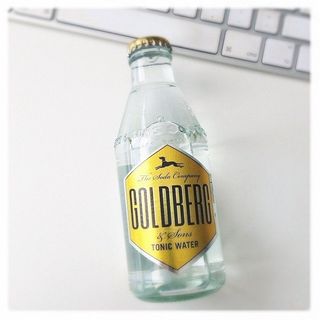 到了11点52分是schon zeitfüreinen gin补品。 irgendwo wird jetzt wohl doch happy hour sein ... #goldbergtonic #goldberg #tonicwater #gintonic #yesplease