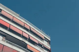 窗户,建筑,书本,门,圆珠笔,低角度的建筑与遮阳篷反对晴朗的天空