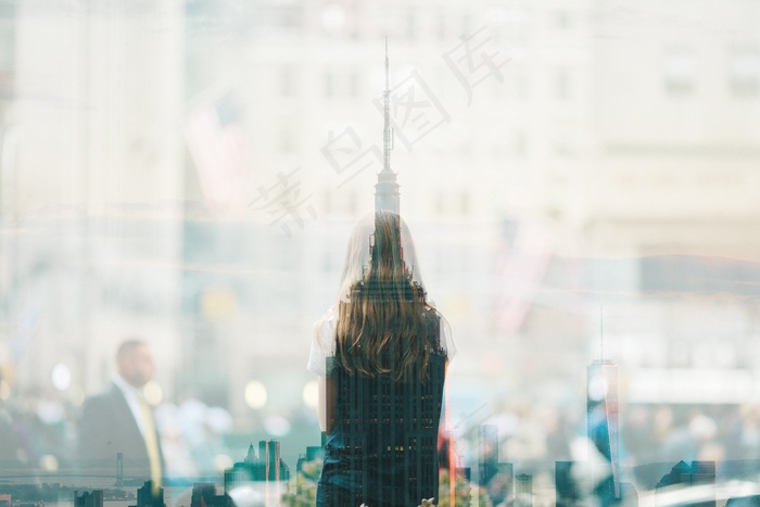 around the stars,建筑,街道,上海外滩,轿车,少妇在玻璃反射了反对相反