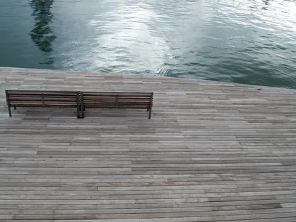 地板砖,桥梁,台阶,墙,椅子,木凳着陆阶段海 地板砖,桥梁,台阶,墙,椅子,木凳着陆阶段海