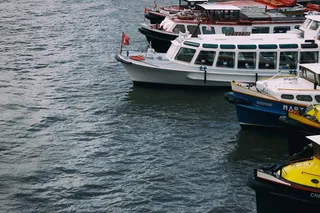 轿车,游轮,水上巴士,客船,游艇,在港口船舶