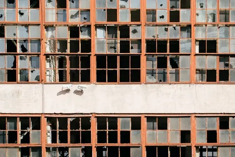 窗,书柜门,展示架,门,博古柜,旧工厂破窗户