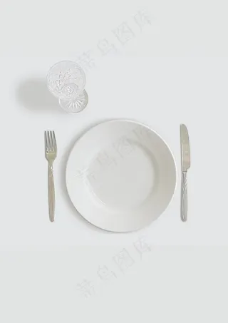 盘子，白色，盘子，高脚杯，空盘子，玻璃