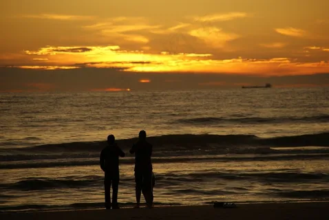 人的,海滩,太阳,日落,波,云,光,水 人的,海滩,太阳,日落,波,云,光,水