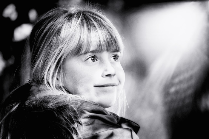 儿童，女孩，脸，肖像，微笑，光，照明