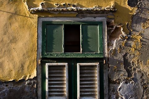 窗,门,建筑,民居,隔热砖,去皮木板的旧木窗 窗,门,建筑,民居,隔热砖,去皮木板的旧木窗