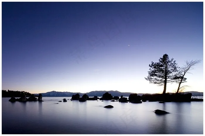 屏幕截图,树,湖泊,天空,海洋,周一快乐