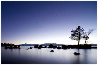 屏幕截图,树,湖泊,天空,海洋,周一快乐