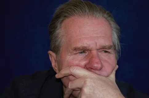 男人，脸，肖像，头，眼睛，手，想想，思考