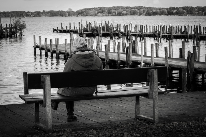 银行，湖泊风景，水机，坐，休息，休息，人类，女人，Web