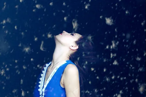 女孩，羽毛，雪花，飞行，蓝色，美