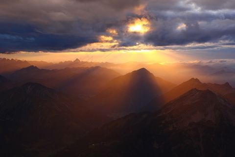 楚格峰，巴伐利亚，Abendstimmung，云射线