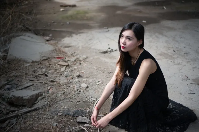 女孩，女性，穿着黑色裙子的妇女