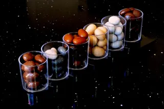 巧克力，鸡蛋，黑巧克力，白巧克力