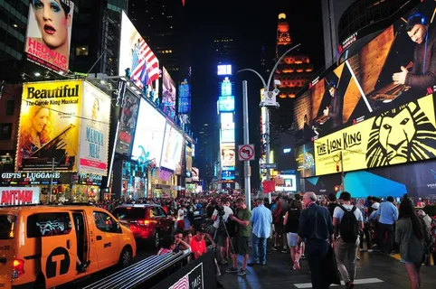 街道,建筑,轿车,华西街观光夜市,步行街,晚上的时代广场景色