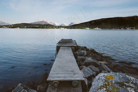 木材，码头，湖泊，水，岩石，户外，景观