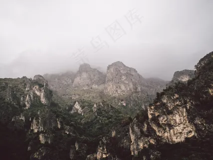 山,岩石,陡峭,植被,雾,云 山,岩石,陡峭,植被,雾,云