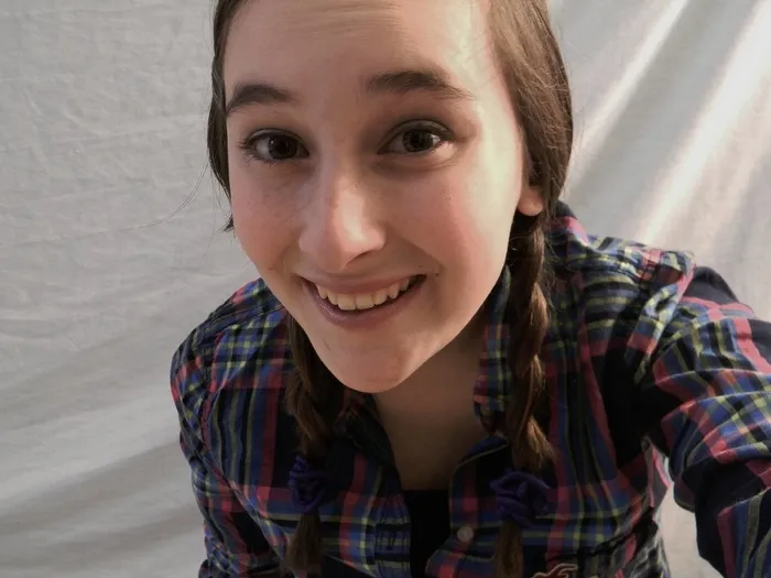 格子衣,美女,人物特写,照片,衣领,微笑！