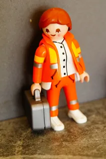 军医，护理人员，值班医生，紧急医生