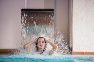 浴池,床,室内一角,美女,桑拿和泳池-奥伯斯多夫的健康