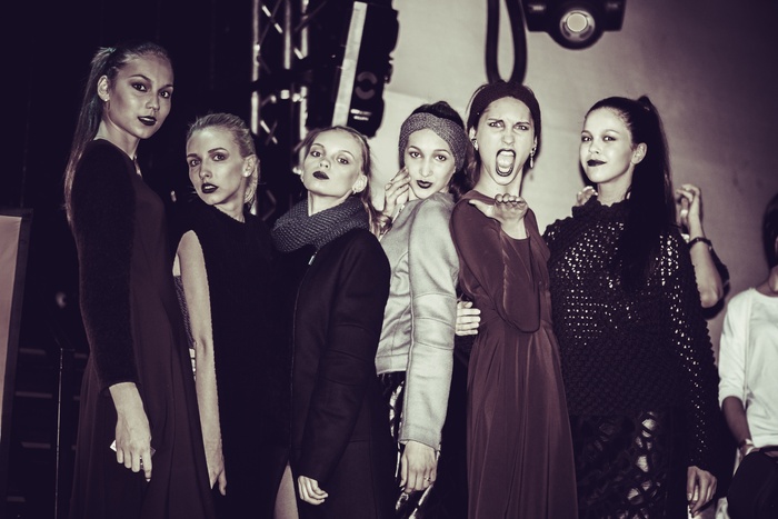 模型，女孩，连衣裙，视图，美女，黑暗的背景