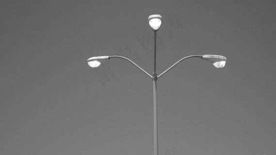 路灯,落地灯,路灯/街灯,通风机,停车场在阳光下点亮