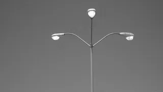 路灯,落地灯,路灯/街灯,通风机,停车场在阳光下点亮