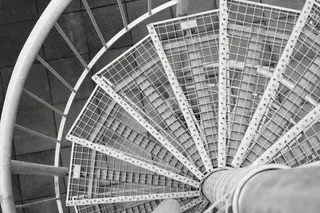 螺旋楼梯，楼梯，铁，钢，黑色和白色