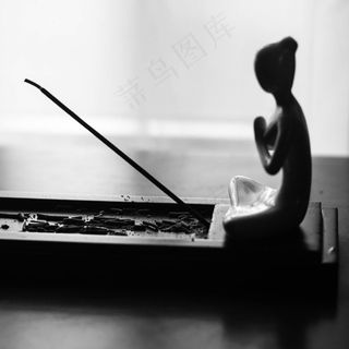 轿车,飞机,钢琴,钢琴琴胆,笔座, |