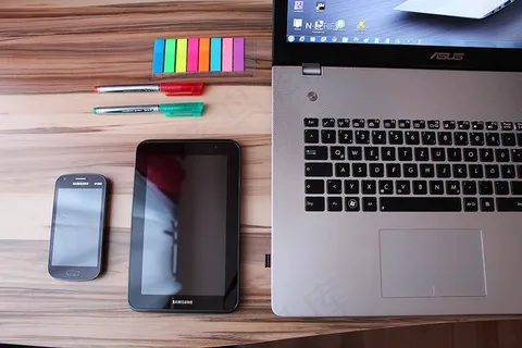 办公室，智能手机，平板电脑，笔记本电脑，家庭办公室