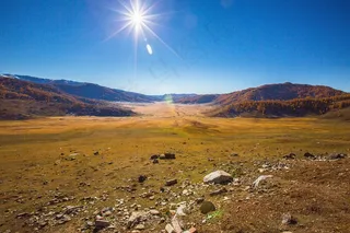 中国，在新疆，阳光，蓝天