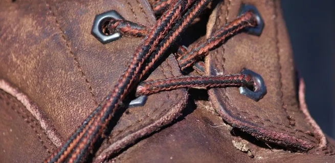 远足鞋，远足，皮革，旧，脏，旧